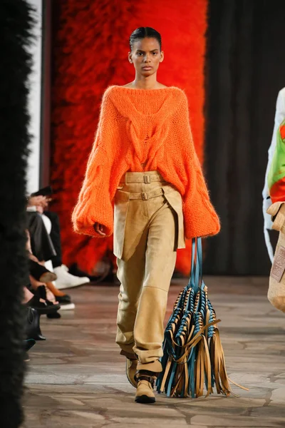 Look 49